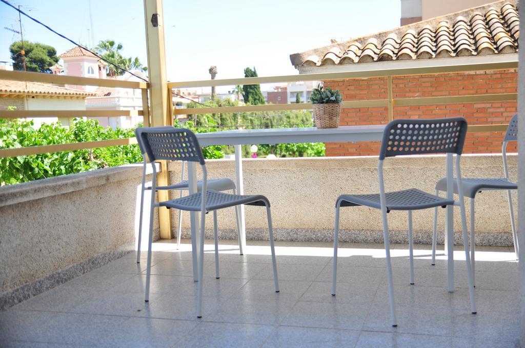 Hostal Porto Mar Салоу Екстериор снимка