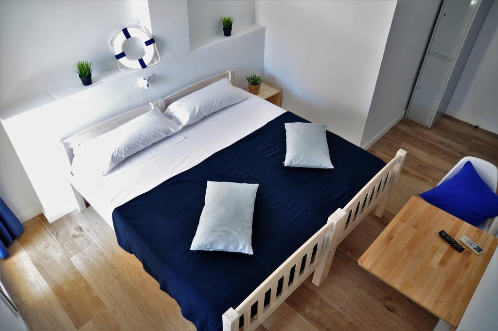 Hostal Porto Mar Салоу Екстериор снимка