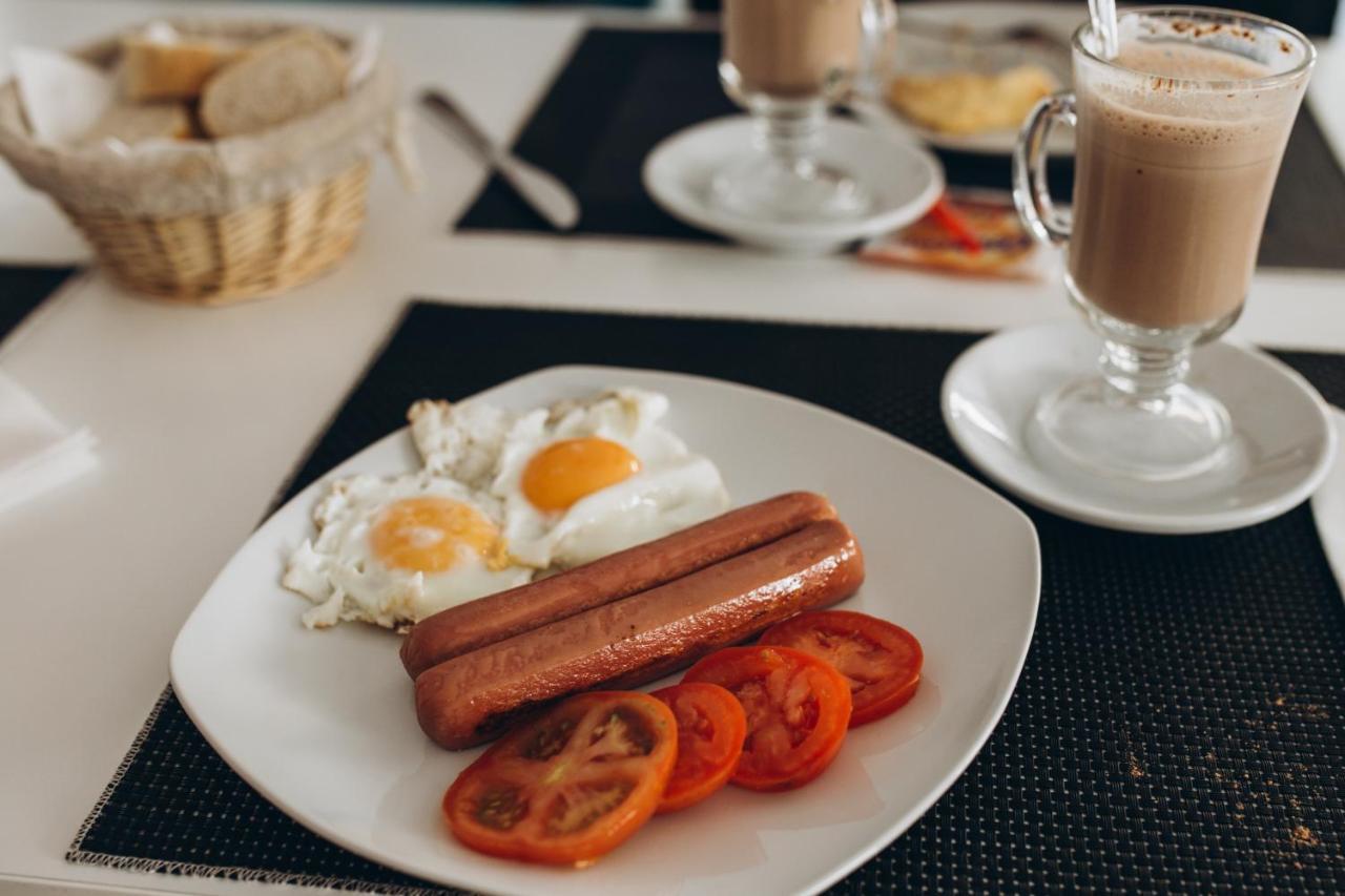 Hostal Porto Mar Салоу Екстериор снимка