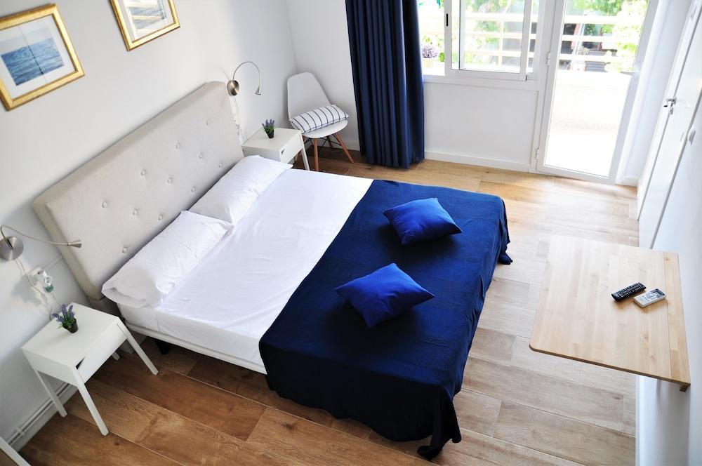 Hostal Porto Mar Салоу Екстериор снимка